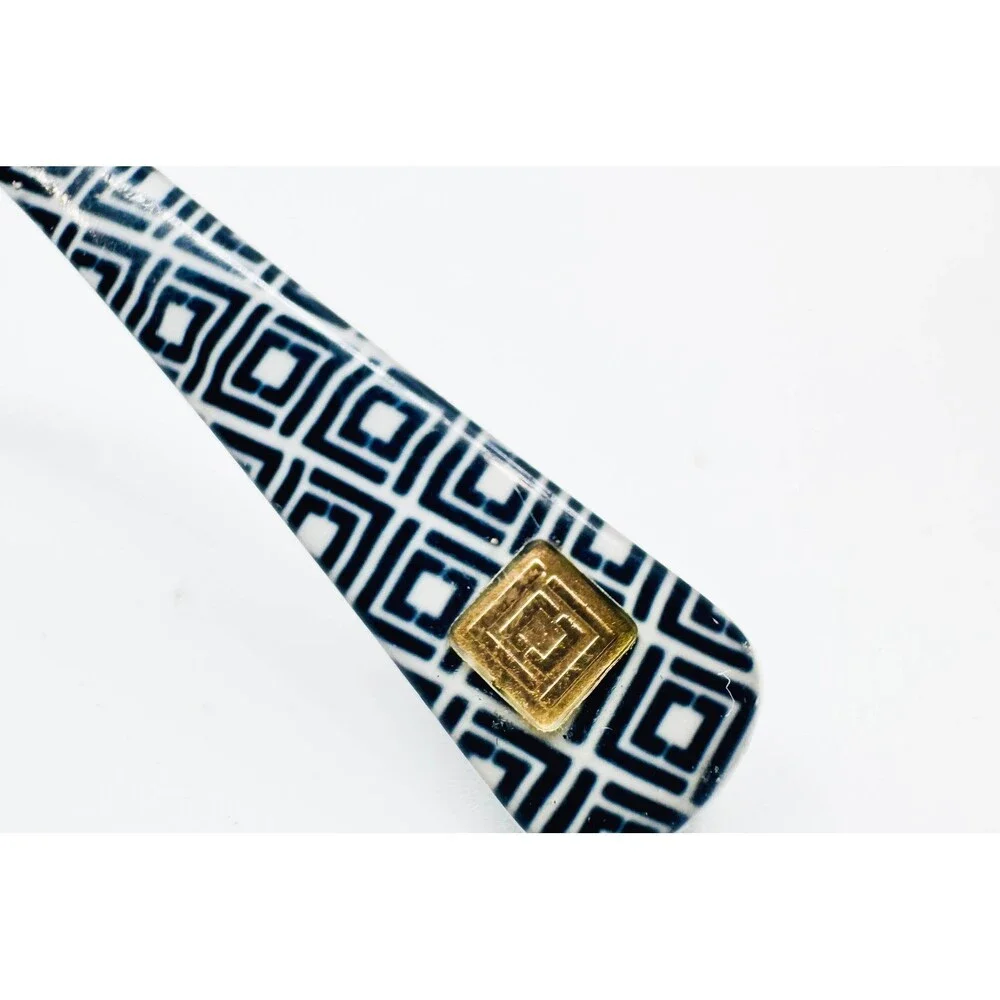 Liz Claiborne please message